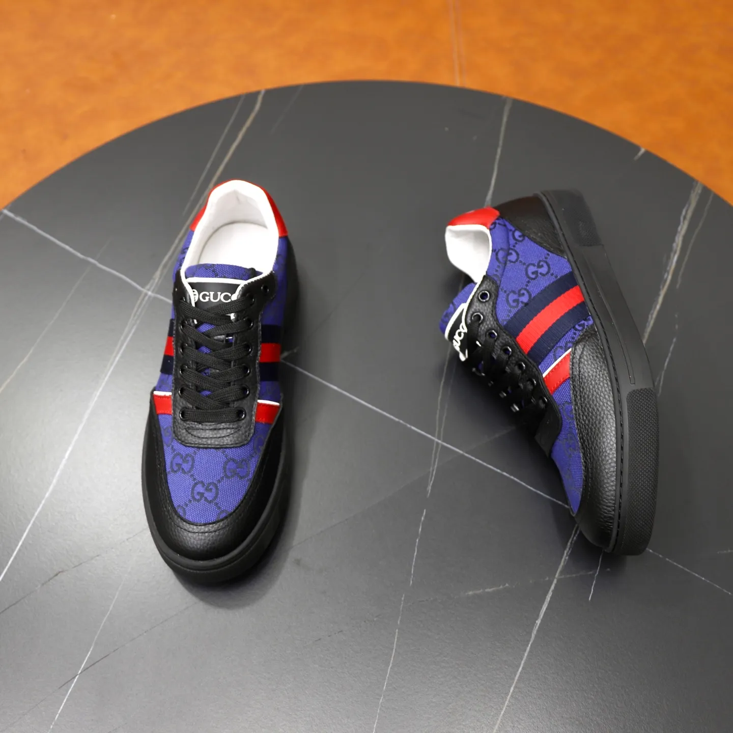 Ex-factory price: 420💰🙅‍♂️🙅‍♂️🙅‍♂️ Brand: GUCCI Standard code: 38-44 (45 customized) Grade: Same as the official website Material: Original leather splicing Comfortable and breathable sheepskin lining Original wear-resistant outsole Style category: Men's fashionable casual shoes Running sneakers Distinguished luxury brand elements Top luxury Color: actual picture color